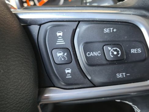 Used 2021 Jeep Wrangler Unlimited Sahara AWD/4WD image 15