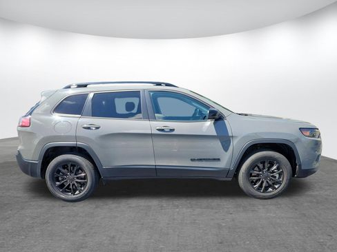 Used 2023 Jeep Cherokee Altitude Lux AWD/4WD image 2