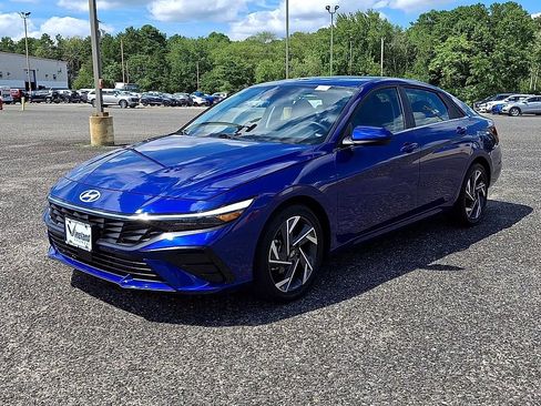 Certified 2025 Hyundai Elantra SEL FWD image 4