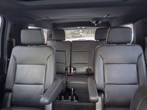 Used 2023 Chevrolet Suburban Z71 w/ Luxury Package image 17