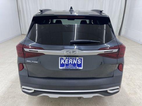 Used 2023 Kia Seltos EX image 3