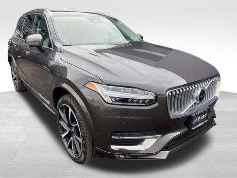Used 2023 Volvo XC90 B6 Plus w/ Protection Package image 1
