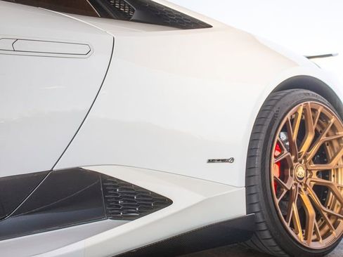 Used 2015 Lamborghini Huracan LP 610-4 image 35