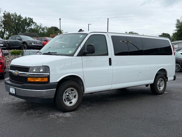 Used 2025 Chevrolet Express 3500 LT w/ LT Preferred Equipment Group RWD image 3