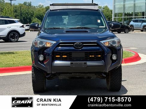 Used 2020 Toyota 4Runner Venture w/ Moonroof Package AWD/4WD image 2