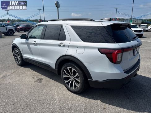 New 2026 Ford Explorer ST-Line w/ Premium Package RWD image 5