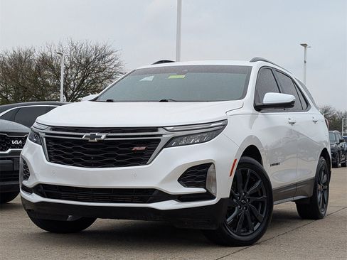 Used 2023 Chevrolet Equinox RS w/ RS Leather Package image 2