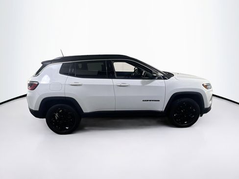 Used 2023 Jeep Compass Limited AWD/4WD image 4