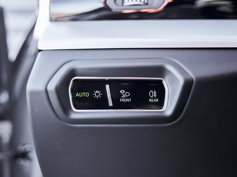 Used 2021 Lamborghini Urus image 52