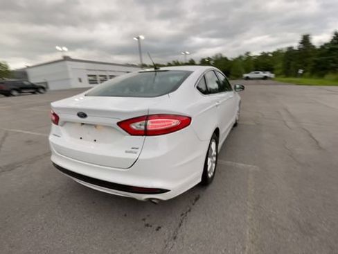 Used 2016 Ford Fusion SE w/ Equipment Group 202A FWD image 9