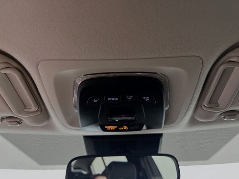 Used 2025 Toyota Corolla LE FWD image 21