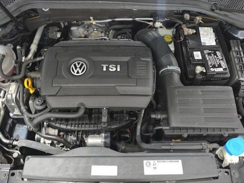 Used 2018 Volkswagen GTI SE w/ SE Leather Package FWD image 21