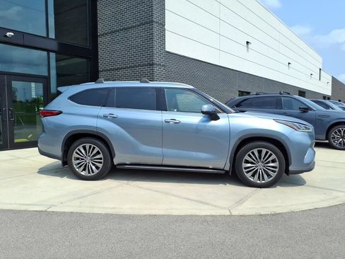 Used 2020 Toyota Highlander Platinum AWD/4WD image 8