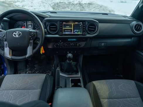 Used 2022 Toyota Tacoma TRD Off-Road image 14