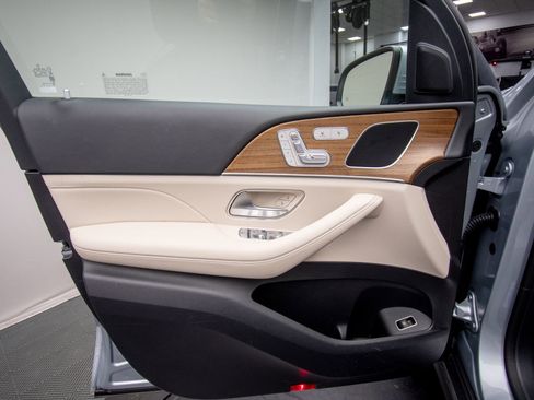 Used 2024 Mercedes-Benz GLE 350 4MATIC w/ Winter Package image 32