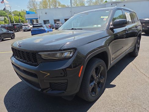 Used 2022 Jeep Grand Cherokee L Laredo AWD/4WD image 7