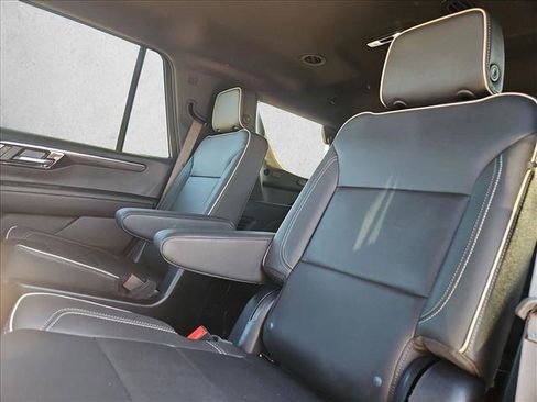 Used 2025 Chevrolet Tahoe Premier RWD image 19