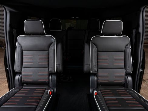 Used 2025 GMC Yukon XL AT4 Ultimate AWD/4WD image 37