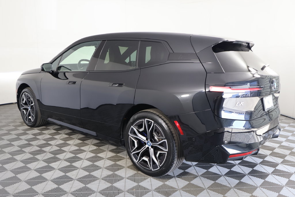 Certified 2024 BMW iX xDrive50 w/ Sport Package AWD/4WD image 6
