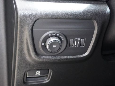Used 2024 Jeep Grand Cherokee Overland w/ Luxury Tech Group IV AWD/4WD image 26