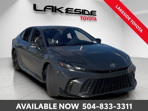 Used 2025 Toyota Camry SE image 8