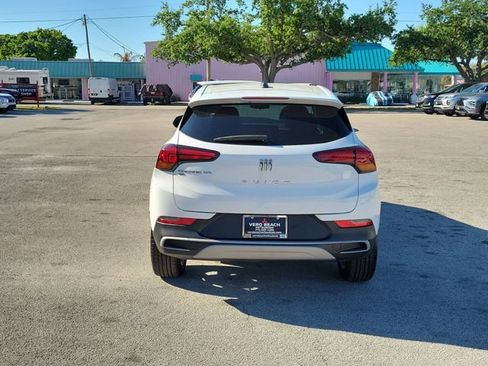 Used 2025 Buick Encore GX Preferred AWD/4WD image 5
