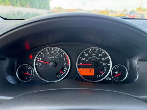 Used 2011 Nissan Pathfinder SV image 34