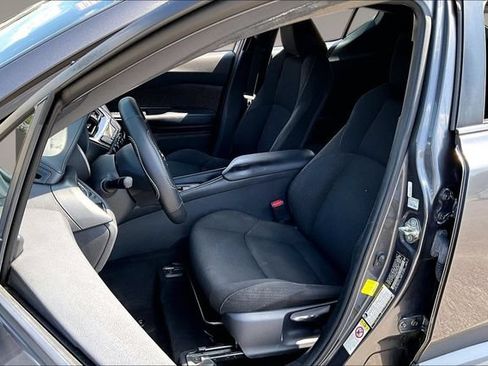 Used 2019 Toyota C-HR LE FWD image 18