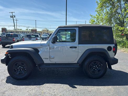 Used 2019 Jeep Wrangler Sport AWD/4WD image 14