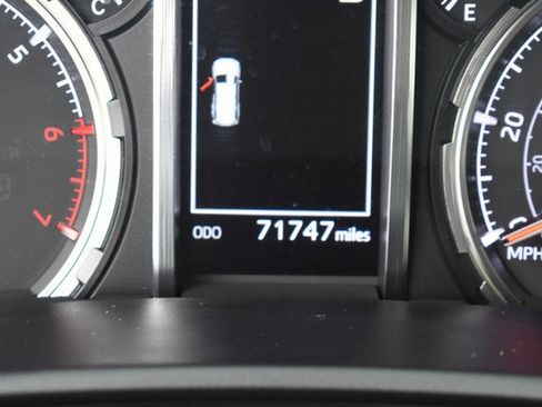 Certified 2021 Toyota 4Runner TRD Off-Road Premium image 32