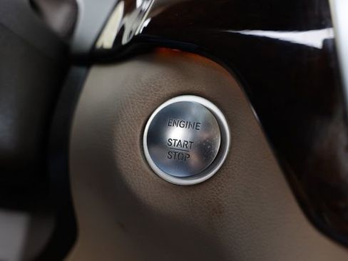 Used 2016 Mercedes-Benz GL 450 4MATIC image 32