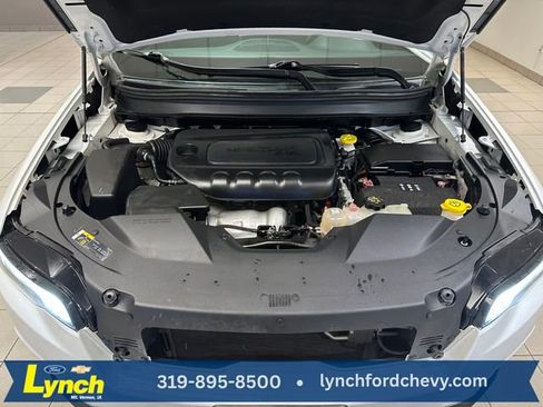 Used 2019 Jeep Cherokee Latitude w/ Cold Weather Group image 20