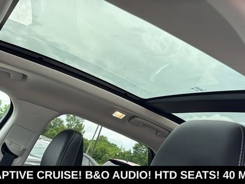 Used 2022 Ford Escape SEL w/ Technology Package FWD image 9