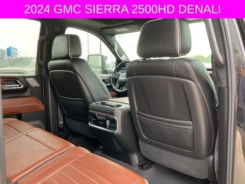 Used 2024 GMC Sierra 2500 Denali Ultimate AWD/4WD image 16