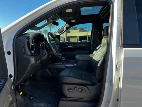 Used 2022 Chevrolet Silverado 1500 ZR2 w/ Technology Package image 17