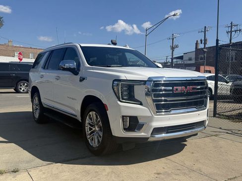 Used 2022 GMC Yukon SLT w/ SLT Premium Package RWD image 3