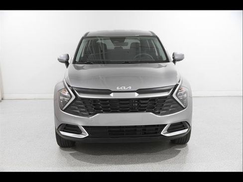 Used 2023 Kia Sportage LX AWD/4WD image 2