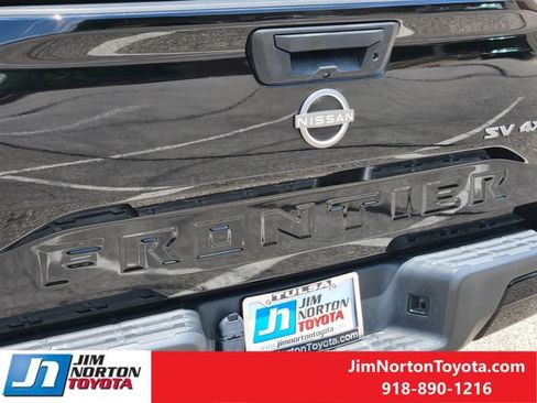 Used 2023 Nissan Frontier SV w/ Tow Package AWD/4WD image 10