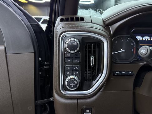 Used 2020 GMC Sierra 3500 Denali w/ Denali Ultimate Package image 14