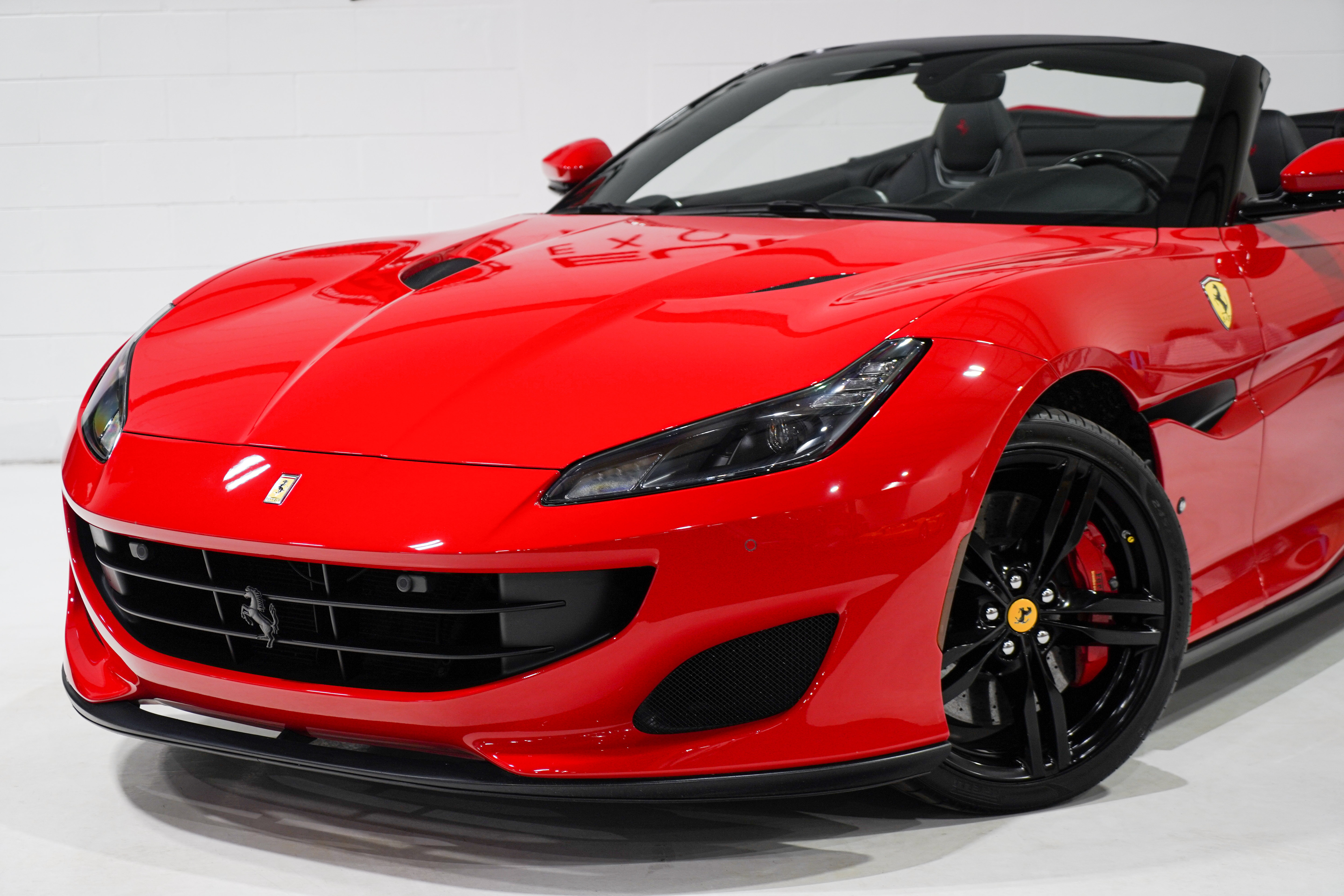 Used 2019 Ferrari Portofino RWD image 32