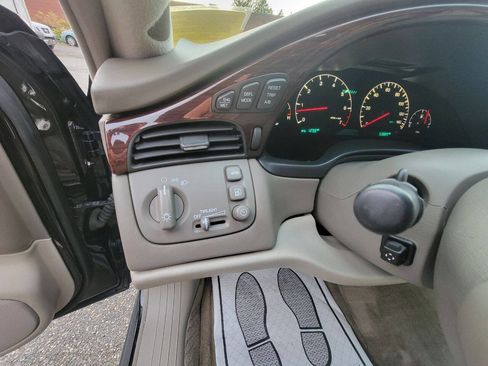 Used 2004 Cadillac De Ville DHS w/ Equipment Group image 15