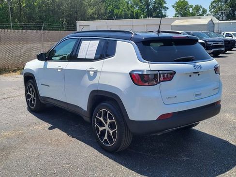Used 2024 Jeep Compass Limited AWD/4WD image 5