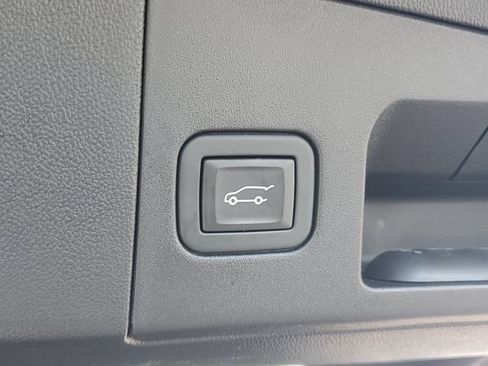 Certified 2023 Cadillac XT5 Premium Luxury w/ LPO, Floor Liner Package AWD/4WD image 9