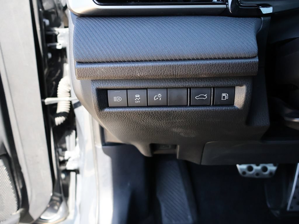 Used 2025 Toyota Camry SE FWD image 24