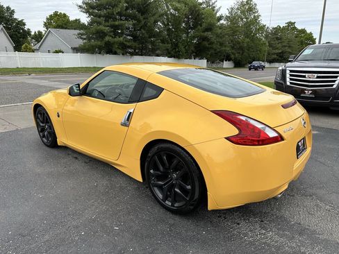 Used 2017 Nissan 370Z Touring image 5
