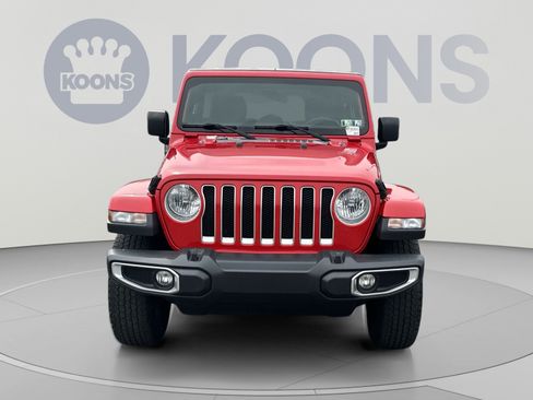Used 2018 Jeep Wrangler Unlimited Sahara AWD/4WD image 4