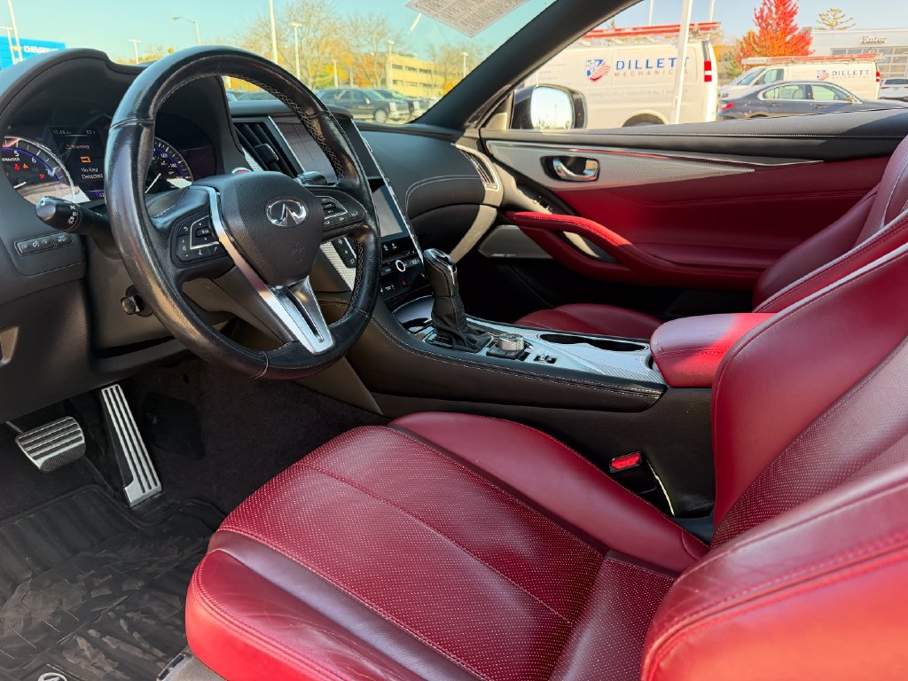 Used 2018 INFINITI Q60 Red Sport 400 AWD/4WD image 4