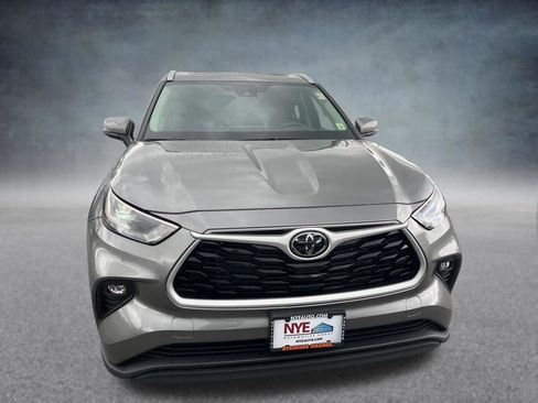 Used 2026 Toyota Highlander XLE AWD/4WD image 9