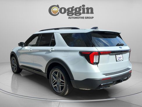 New 2026 Ford Explorer ST-Line w/ ST-Line Street Pack image 4