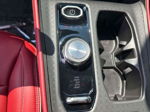 Used 2024 Jeep Wagoneer Launch Edition AWD/4WD image 27